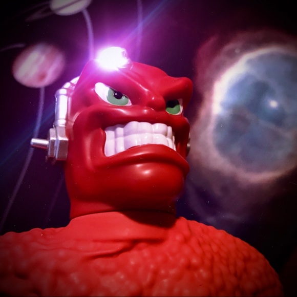 Meet the posher, Joe - Picture 1 of 3